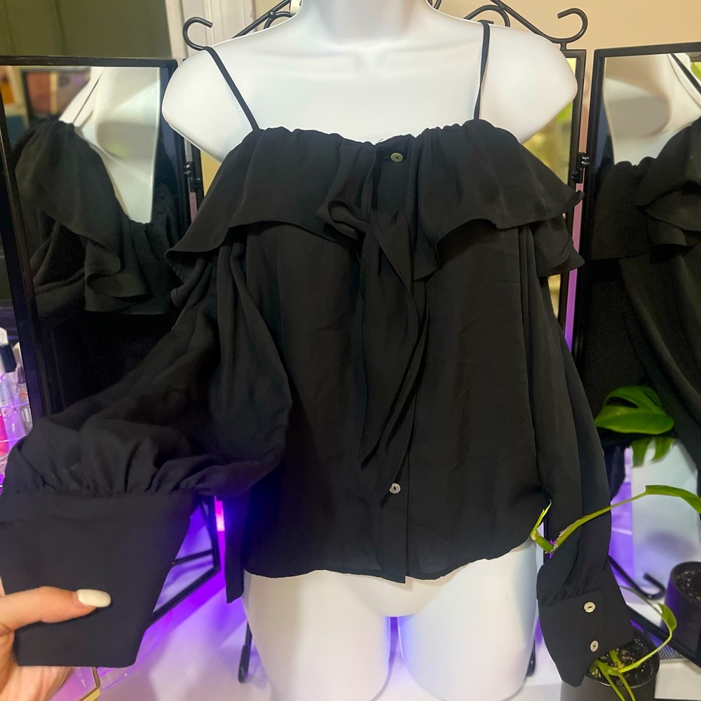 ZARA BLACK SLEEVE OFF THE SHOULDER